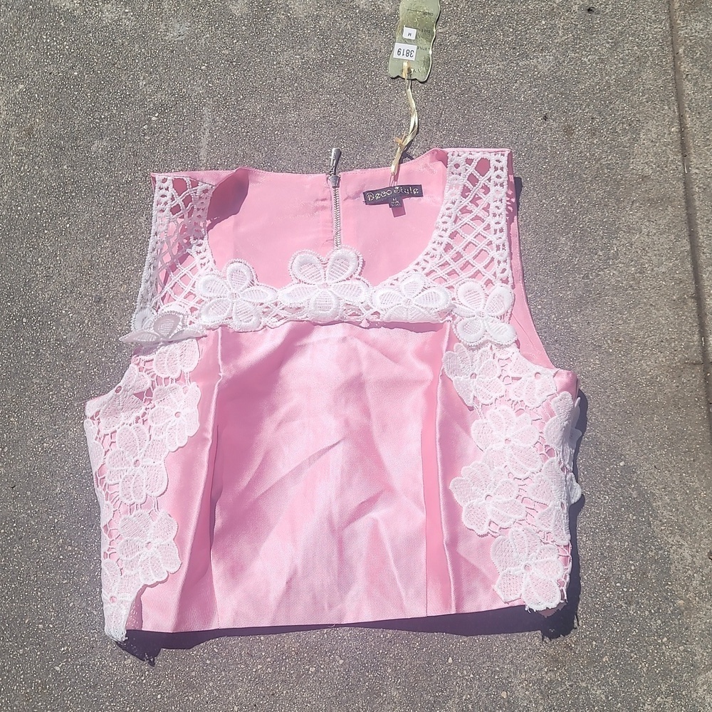 Deco style pink crop tank top w white floral lace overlay medium